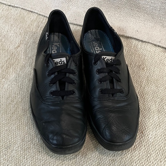 Keds Women’s size 8 1/2  Black Leather lace-up loafers / Sneakers - Picture 1 of 15